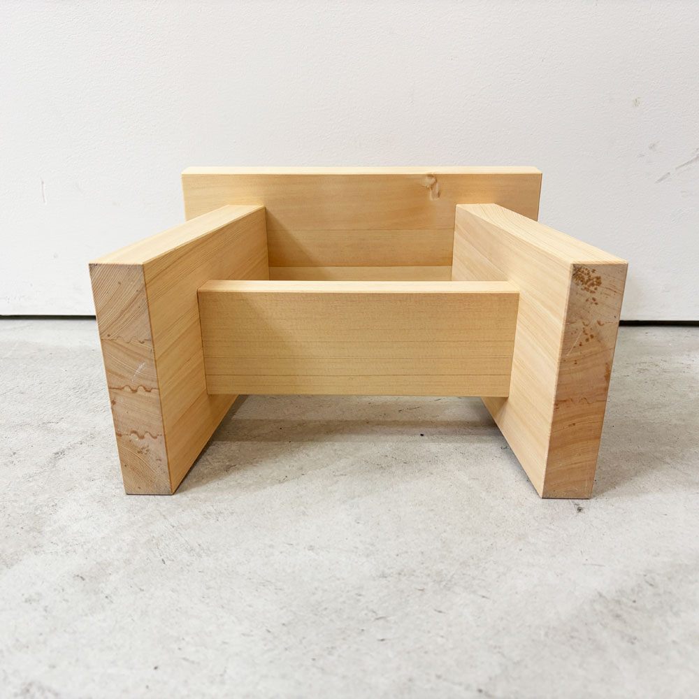 東屋 アヅマヤ 風呂椅子 スツール 檜材 ミニテーブル 飾り棚 花台 ディスプレイ リビングモチーフ LIVING MOTIF 取扱い 定価25,300円 ●