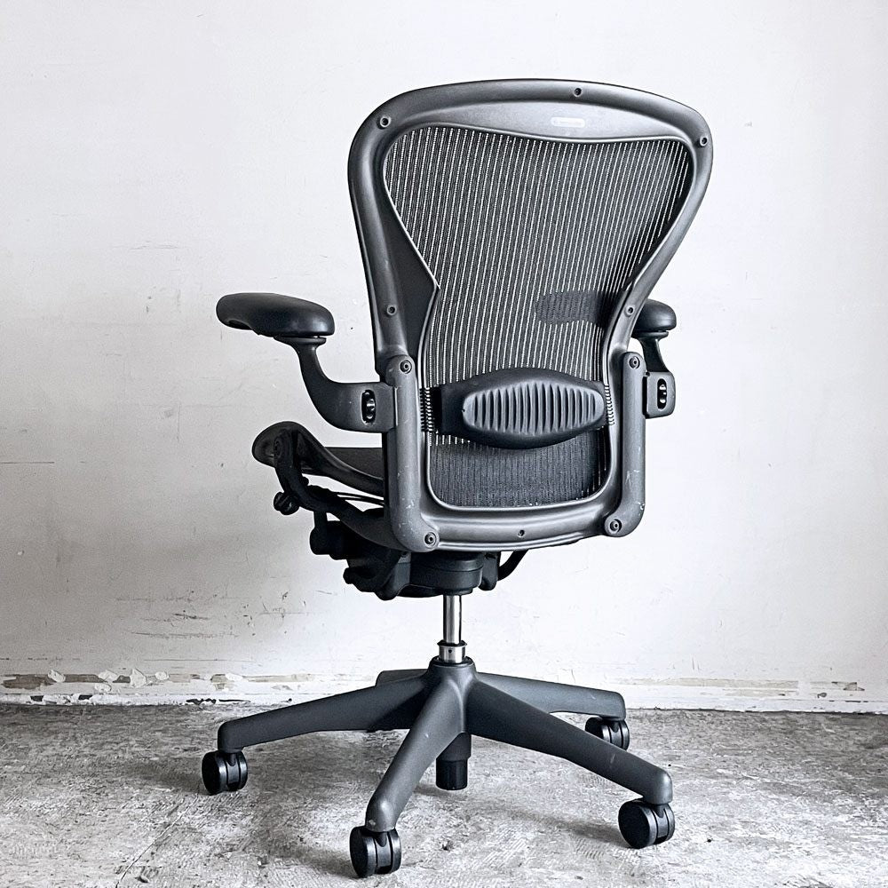 ハーマンミラー Herman Miller アーロンチェア Bサイズ ランバーサポート グラファイトベース ビル・スタンフ ＆ ドン・チャドウィック 現状品 ■