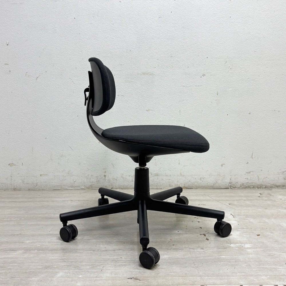 ヴィトラ vitra ルーキー Rookie デスクチェア キャスターチェア コンスタンチン・グルチッチ ブラック系 ファブリック 定価￥78,100- A ●