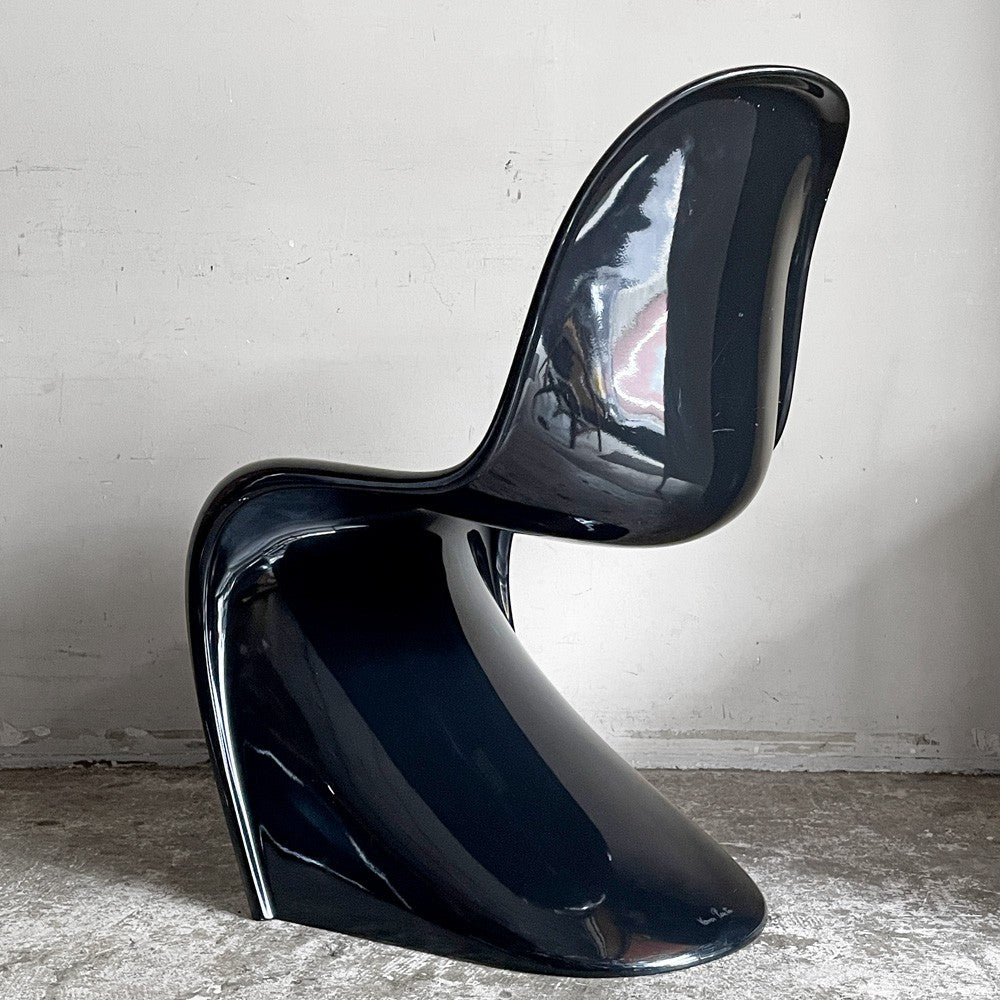 ヴィトラ vitra パントンチェア クラシック FRP製 グロスラッカー仕上げ ブラック ヴェルナー・パントン Verner Panton スペースエイジ ミッドセンチュリー 名作家具 定価￥257,400-■