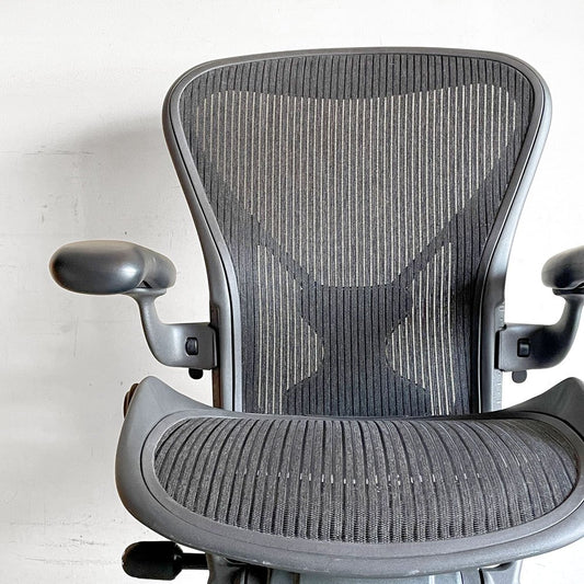 ハーマンミラー Herman Miller アーロンチェア クラシック Bサイズ ポスチャーフィット フル装備 グラファイトベース デスクチェア オフィスチェア ■