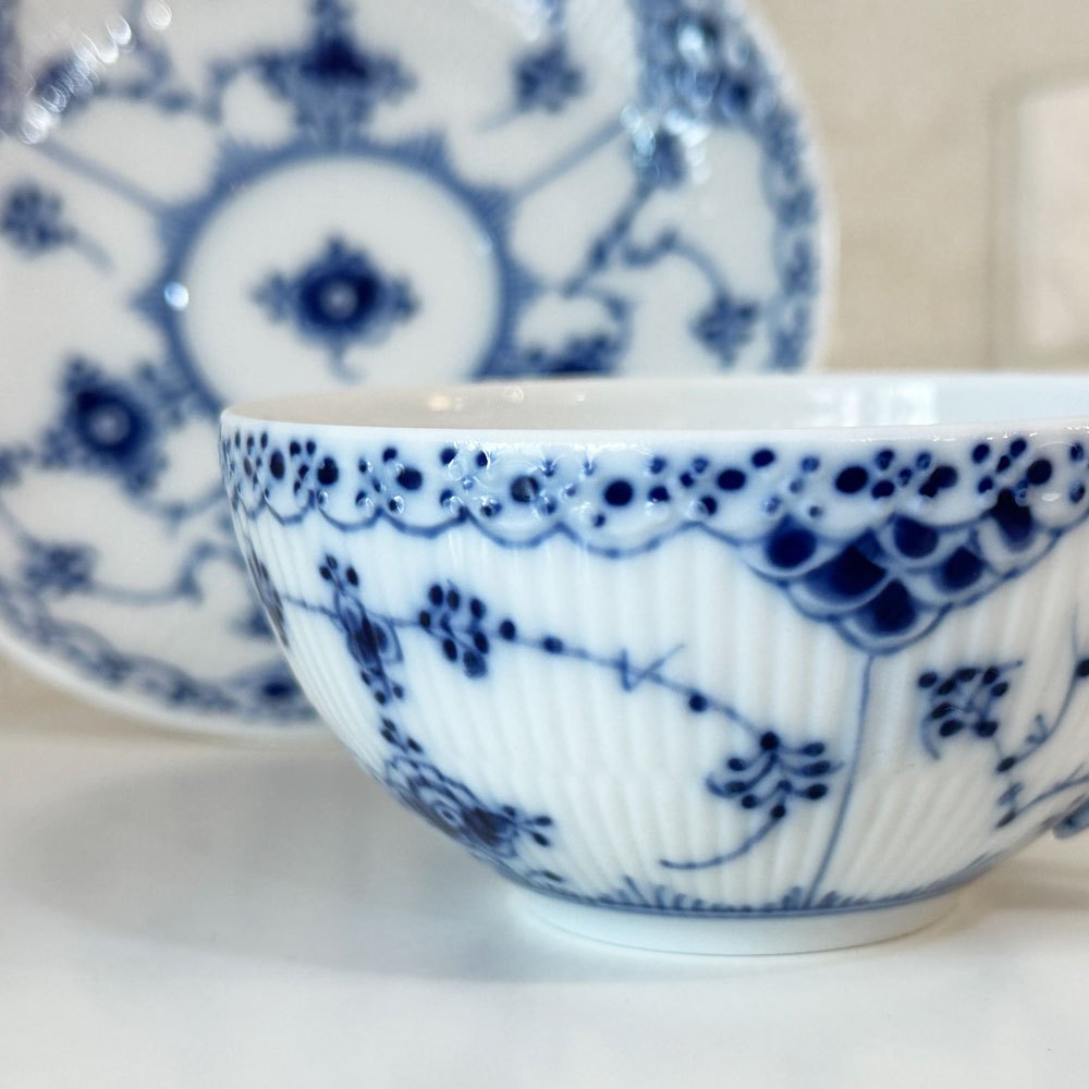 ロイヤルコペンハーゲン ROYAL COPENHAGEN ブルーフルーテッド ハーフレース ティーカップ＆ソーサー 北欧食器 Ｈ ◎