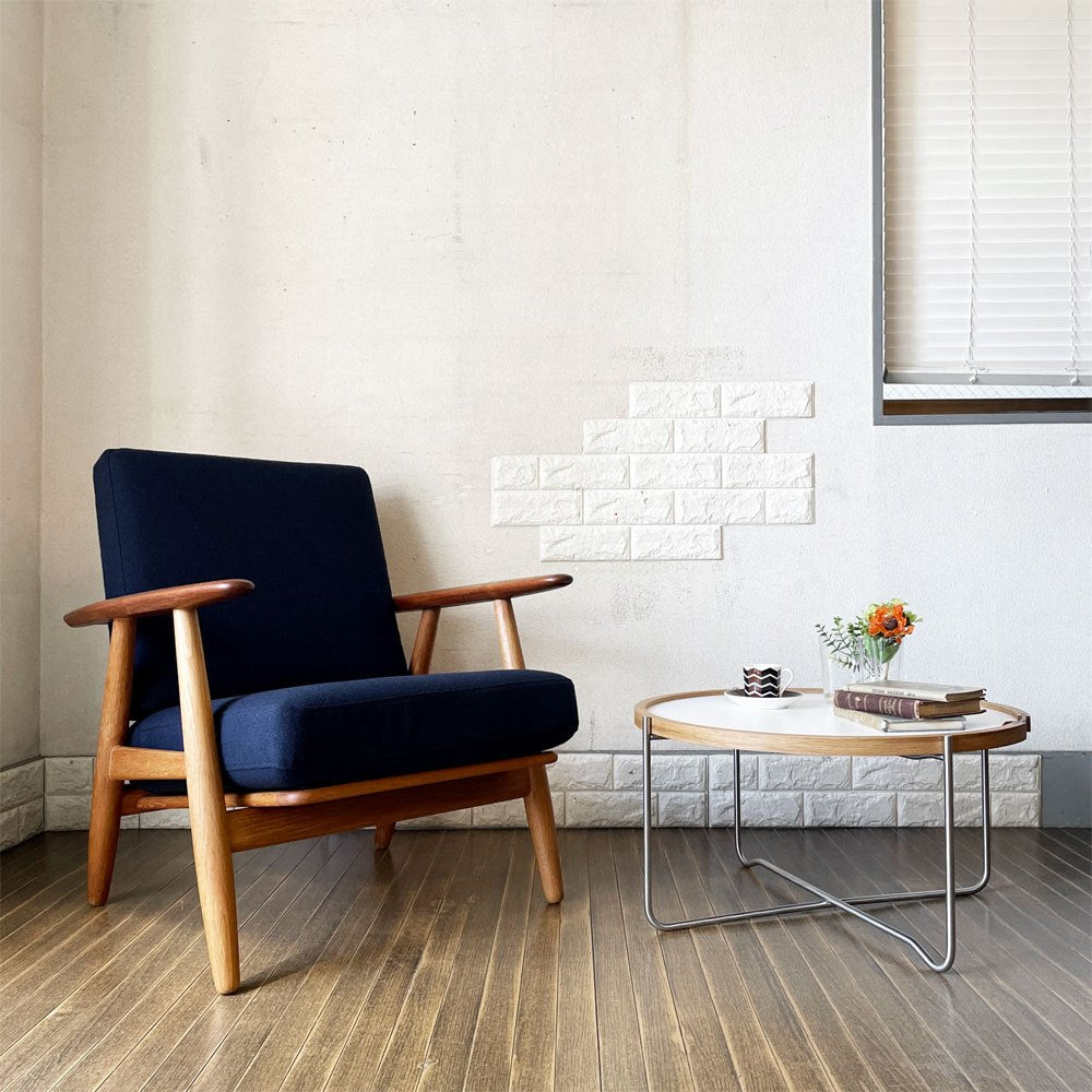 カールハンセン＆サン Carl Hansen & Son CH417 トレイテーブル ホワイト×ブラックラミネート スチールフレーム Φ65cm 折りたたみ ハンス・J・ウェグナー 廃番 ◎