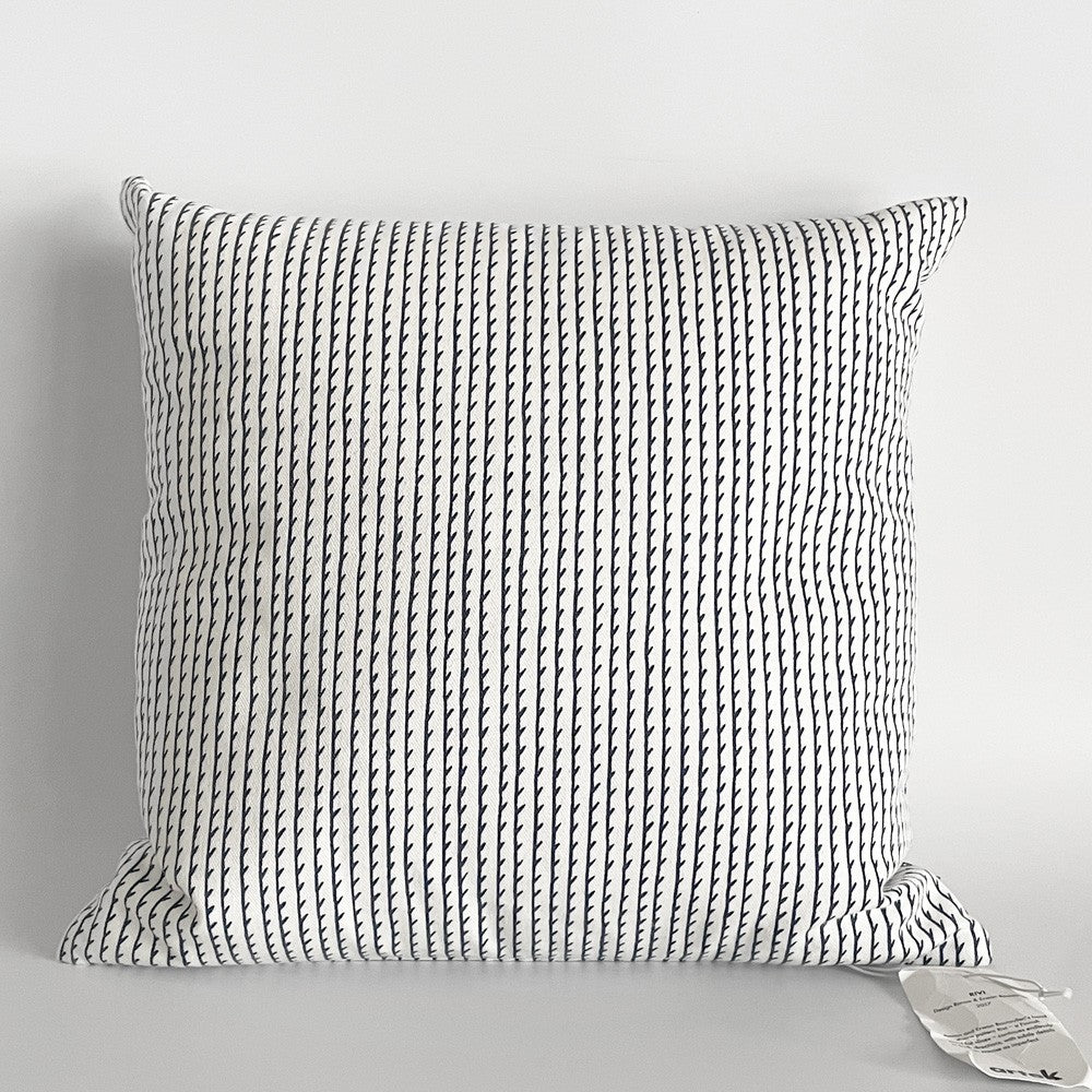 アルテック artek リヴィ クッションカバー RIVI Cushion Cover ホワイト × ブルー インナークッション付 W40×D40 北欧雑貨 デンマーク ■