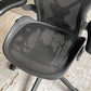 ハーマンミラー Herman Miller アーロンチェア Bサイズ ポスチャーフィット フル装備 クラシックカーボンメッシュ グラファイトベース ビル・スタンフ ＆ ドン・チャドウィック ♪