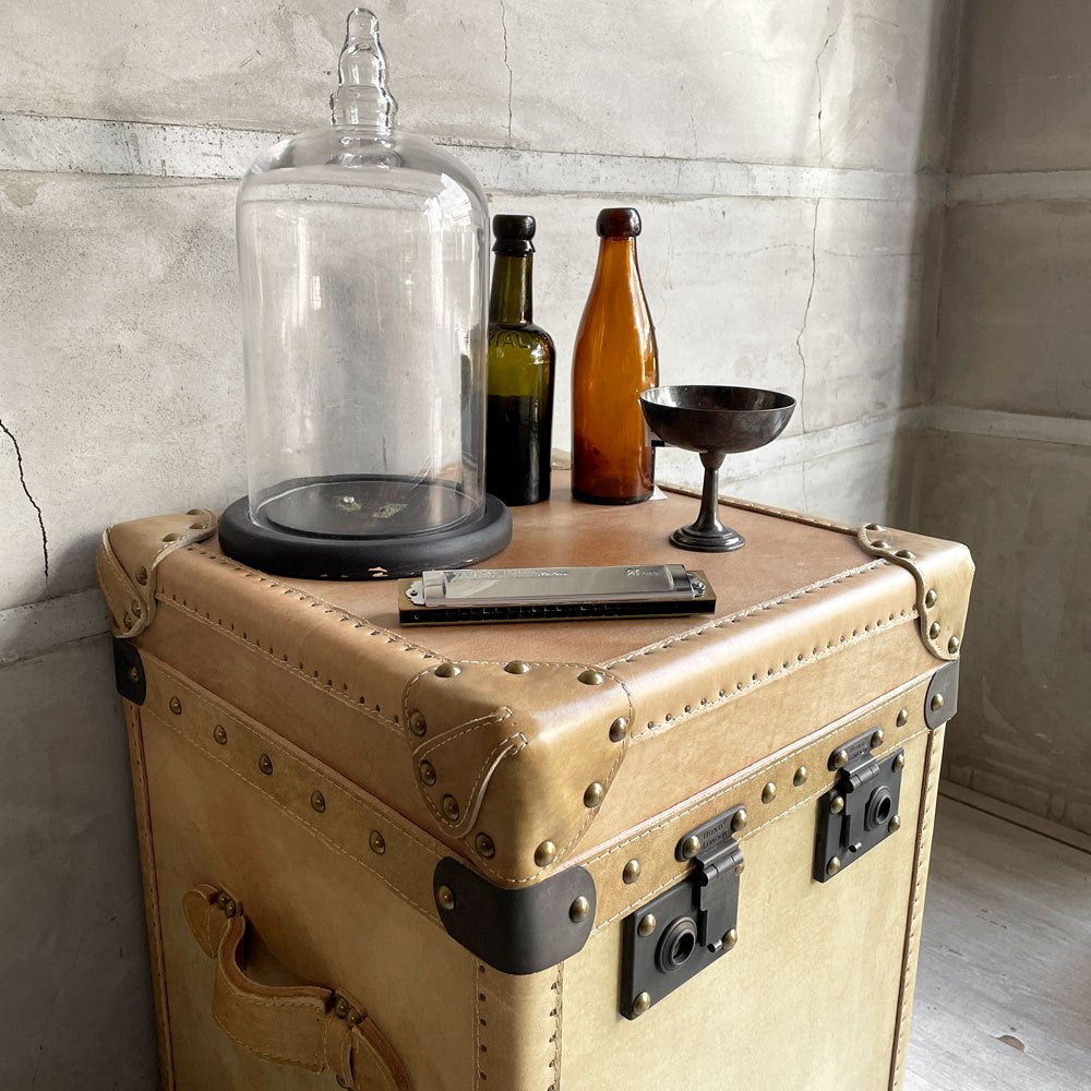 ハロ HALO パリストランク Paris Trunk ティノシーキャメル TINOSSI CAMEL サイドテーブル ボックスレザー 本革 スタッズ 英国 廃番 参考定価￥97,900- ♪