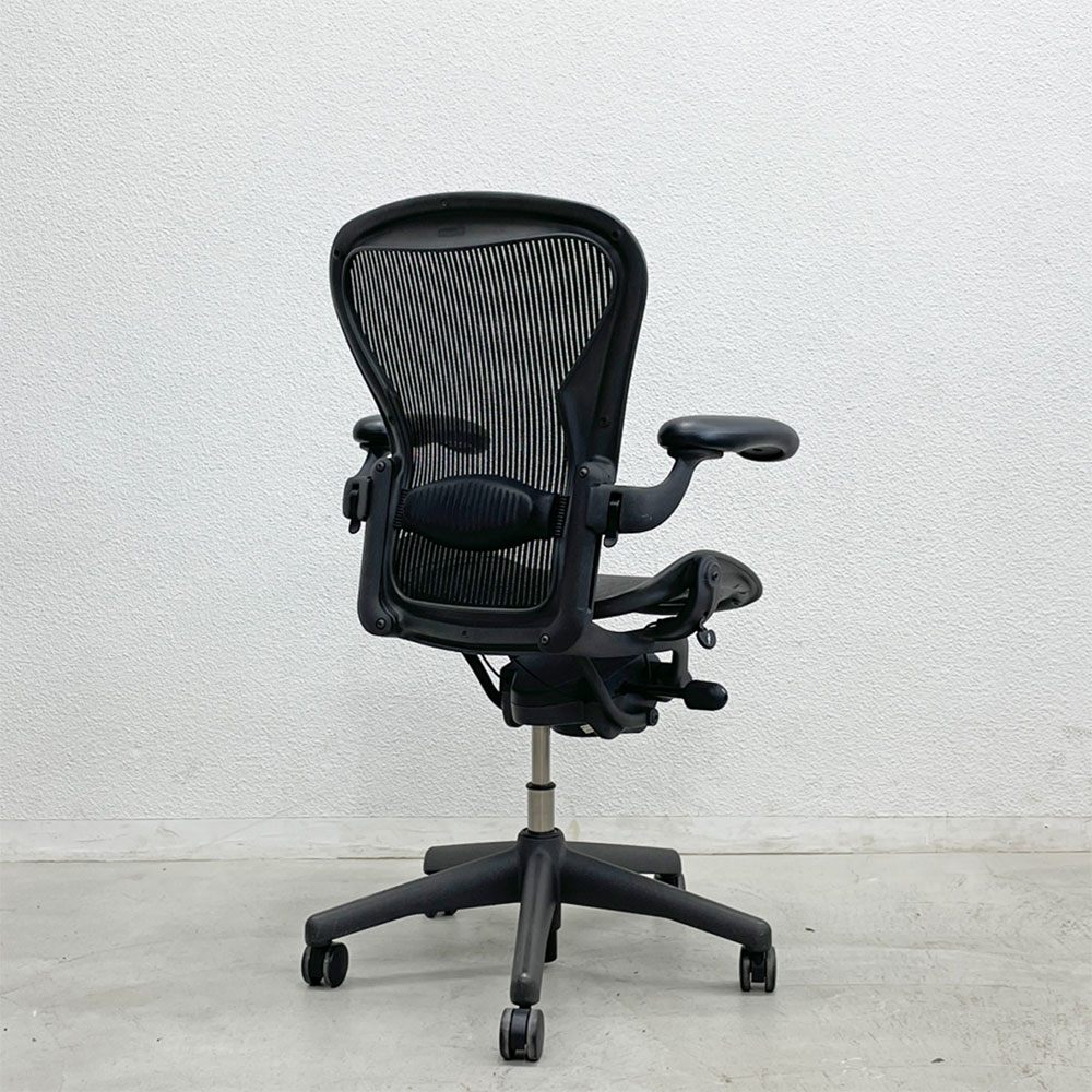 ハーマンミラー Herman Miller アーロンチェア Bサイズ ランバーサポート フル装備 グラファイトベース ビル・スタンフ ＆ ドン・チャドウィック 〓