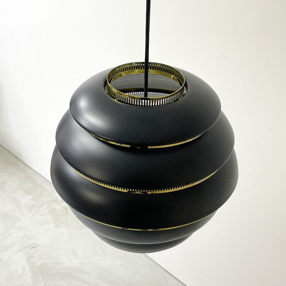 アルテック artek A331 ビーハイブ Beehive アルヴァ・アアルト Alvar Aalto ブラック ブラスメッキリング ペンダントライト フィンランド 箱付き ダクトレール用 プラグタイプ 定価￥179,300- ●