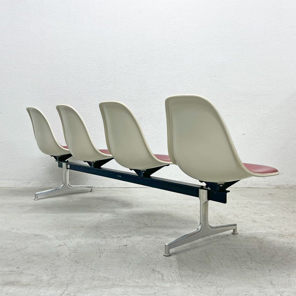 ハーマンミラー Herman Miller ビンテージ エアポートベンチ タンデムシート 4連 サイドシェル 3rd PVCレザー FRP イームズ 希少 〓