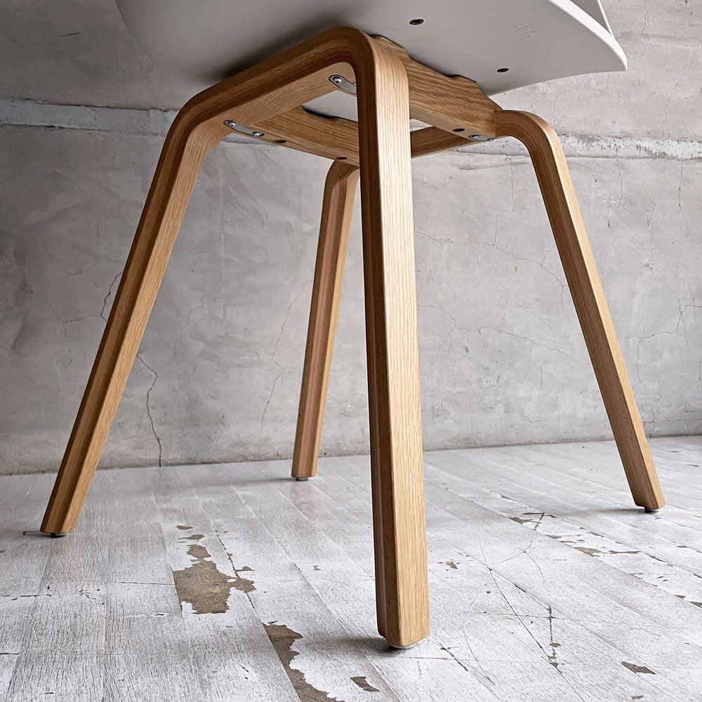 ヘイ HAY アバウト ア チェア ABOUT A CHAIR AAC22 アームチェア ダイニングチェア メランジェクリーム ヒー・ウェリング 北欧モダン デンマーク 定価￥59,400- ♪