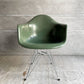ハーマンミラー Herman Miller アームシェルチェア 現行FRP製 ファイバーグラス ダークシーフォーム エッフェルベース C&R イームズ ミッドセンチュリー ♪