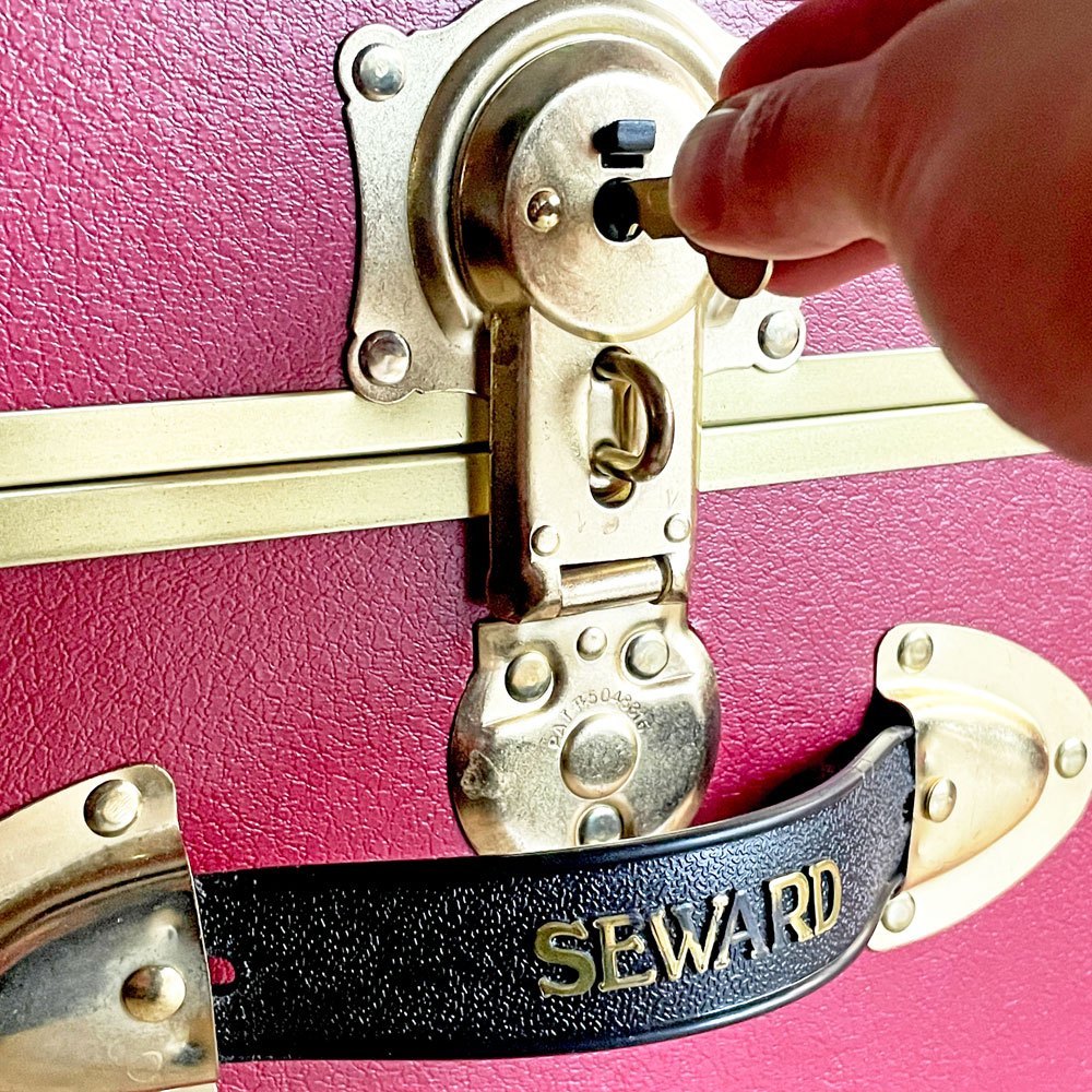 スワード トランク Seward Trunk トランクボックス ビニールレザー レッド ゴールド 鍵付き 収納 アメリカ ■