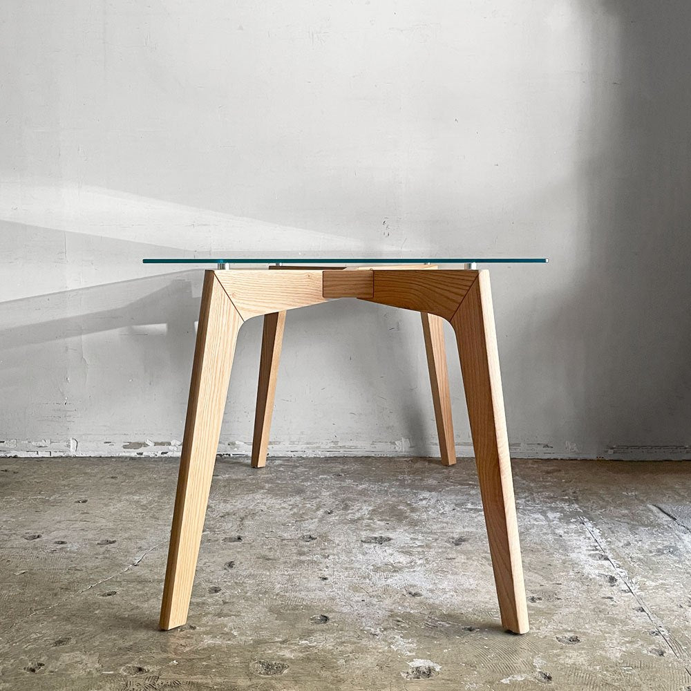 かなでもの KANADEMONO THE TABLE ガラス × Pin 木製脚 オーク無垢材 ダイニングテーブル W140cm ナチュラル 定価 ￥89,100- ■