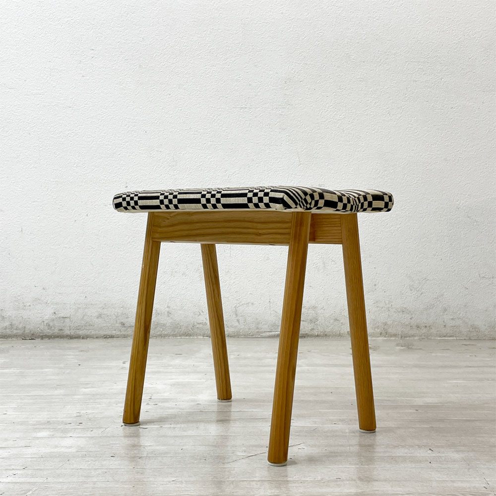 イデー IDEE ハリコットスツール HARICOT STOOL ホワイトアッシュ無垢材 ファブリック ヨハンナ・グリクセン ドリス ブラック 数量限定 廃番 北欧スタイル ●