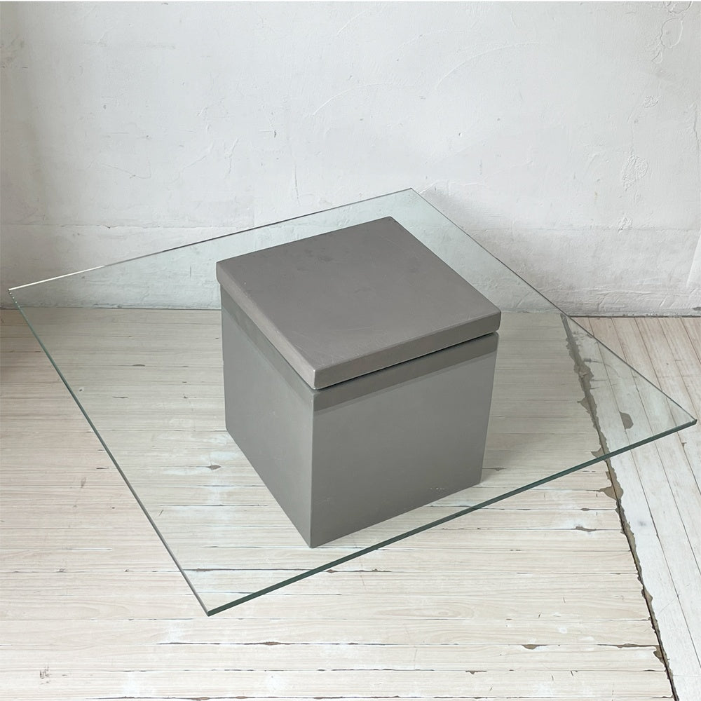 モーダエンカーサ moda en casa フライングテーブル FLYING TABLE コンクリートベース ガラス ローテーブル 定価 ￥74,800- ★