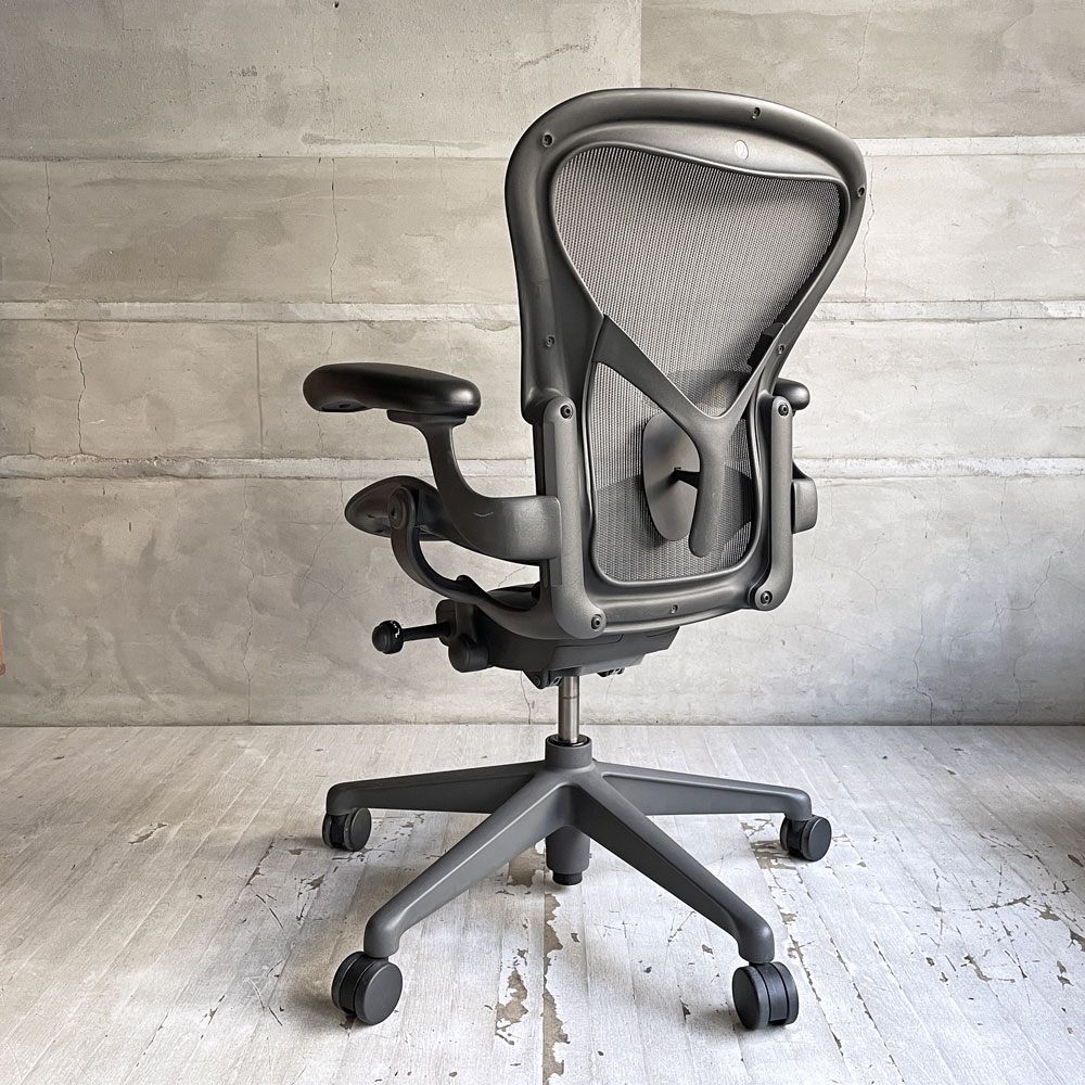 ハーマンミラー Herman Miller アーロンチェア Aサイズ リマスタード ライト グラファイトベース ビル・スタンフ ＆ ドン・チャドウィック ♪