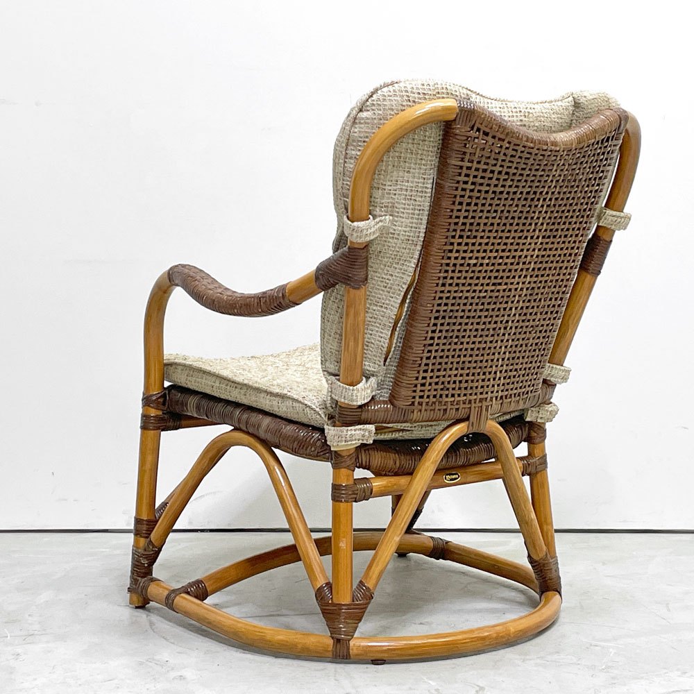 カザマ KAZAMA ルロット アームチェア Lurot Arm Chair ラタン 籐家具 ベージュ系 クッション付き インドネシア 定価￥48,800- A ●