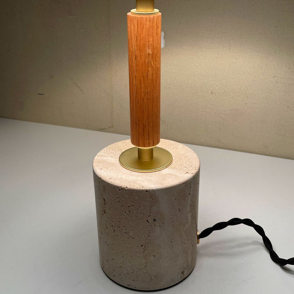 アートワークスタジオ ART WORK STUDIO モノリステーブルランプ Monolith-table lamp AW-0600 ホワイト 大理石ベース オーク無垢材 真鍮 ファブリック モダンデザイン 箱付き 美品 ■