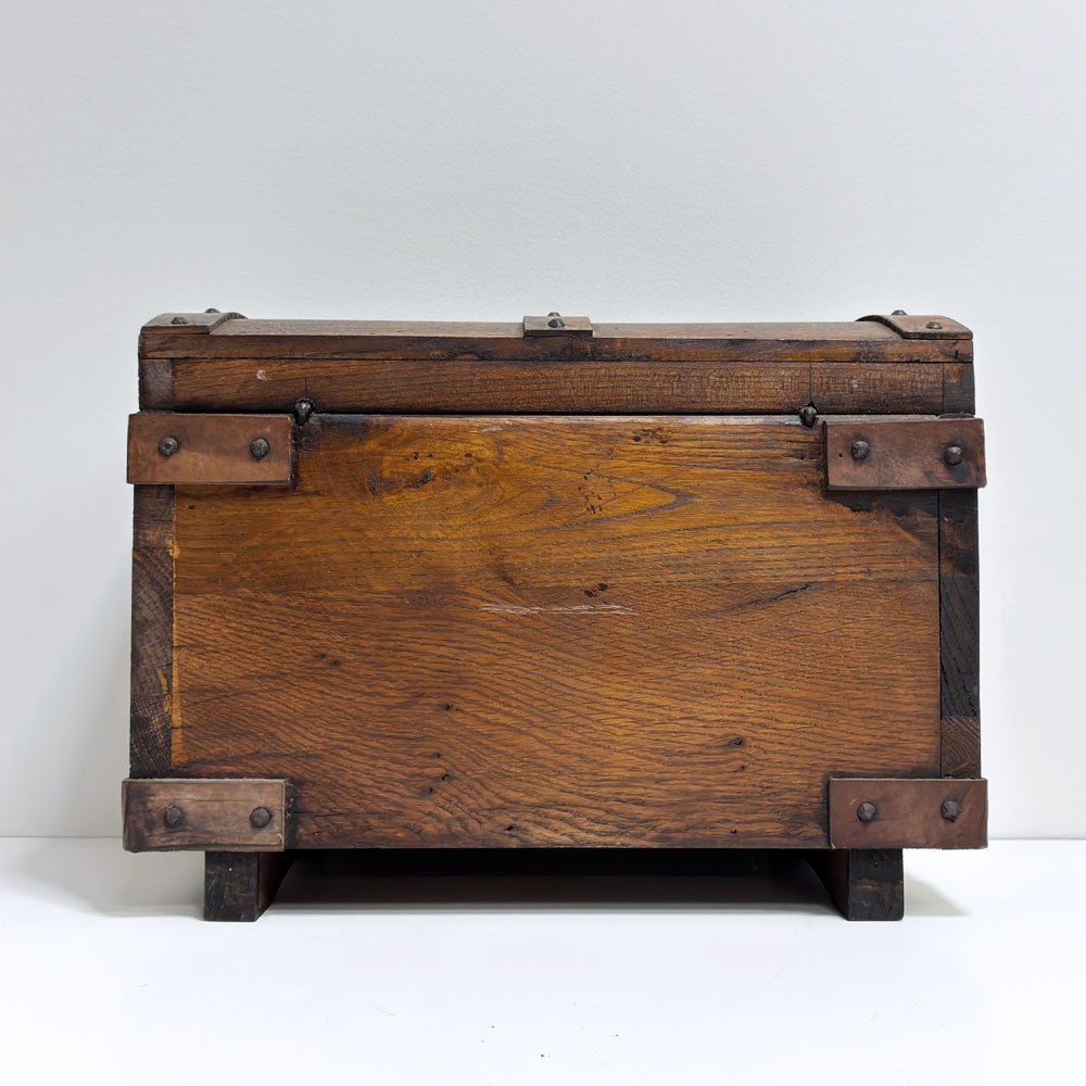 革ベルト付き 木製木箱 トレジャーボックス コンテナ 宝箱 小物入れ ●