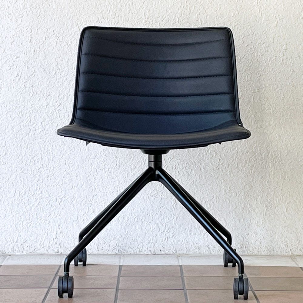 アルペール arper カティファ46 Catifa46 ミーティングチェア デスクチェア アームレス PVCレザー ブラック 4本脚 キャスター付き ◇