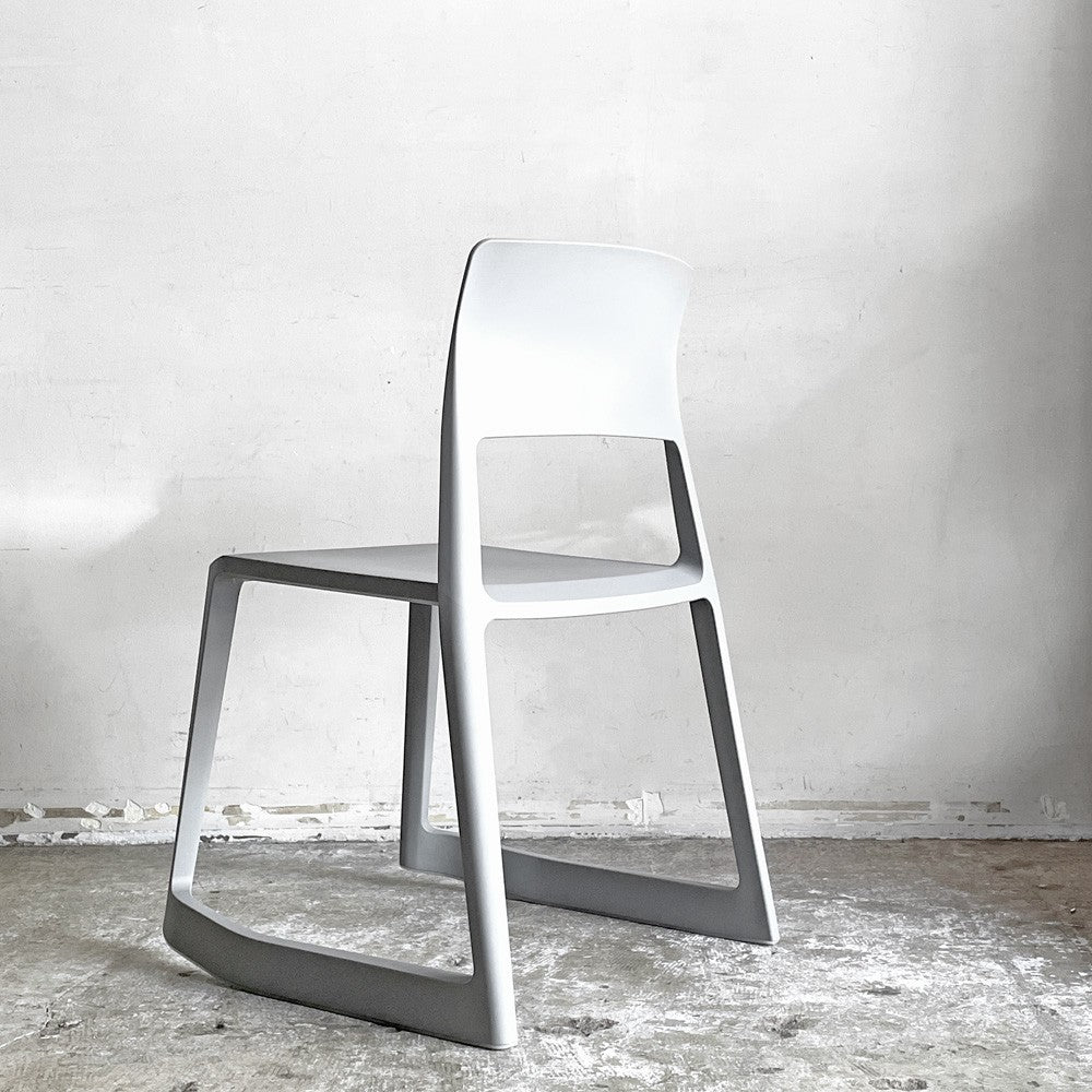 ヴィトラ Vitra ティプトン Tipton チェア スタッキングチェア チルト機能 ロッキングチェア バサルト D ■