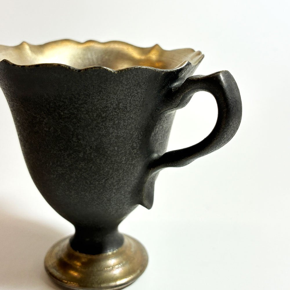 木下和美 黒釉輪花 デミタスカップ 金彩 黒釉 磁器 H7.5cm 現代作家 B ★