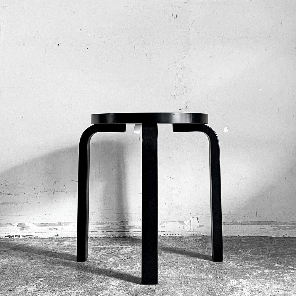アルテック artek スツール60 E60 オールブラック ラッカー バーチ無垢材 4本脚 アルヴァ・アアルト フィンランド 北欧家具 ■