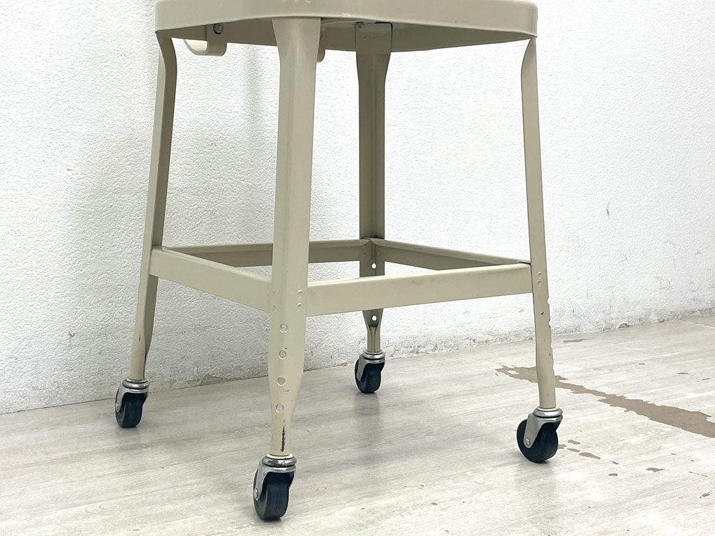 リオン LYON ファクトリー チェア FACTORY CHAIR グレー バックレスト クッション PVCレザー キャスター 座面高54.5cm パシフィックファニチャーサービス P.F.S取扱 ●