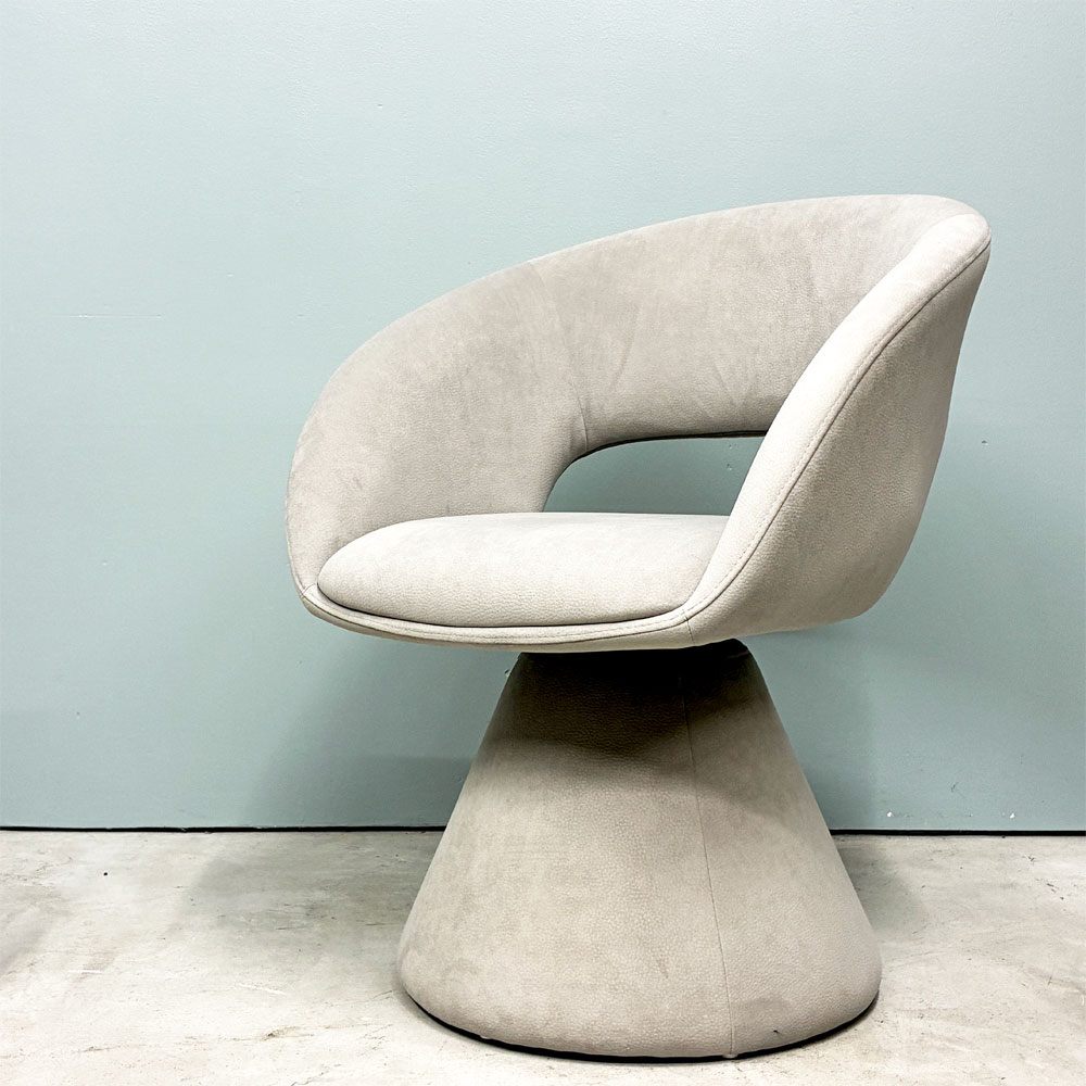 モーダエンカーサ moda en casab エアロチェア AERO chair ダイニングチェア 回転式 モダン 定価￥41,800ｰ ◎