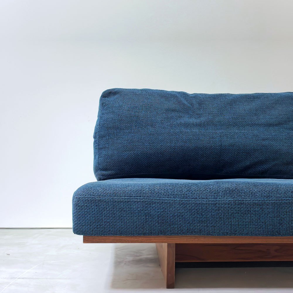 マスターウォール MASTERWAL モノ MONO 3Pソファ W180cm ウォールナット無垢材 フェザークッション プリモネイビー アカセ木工 ●