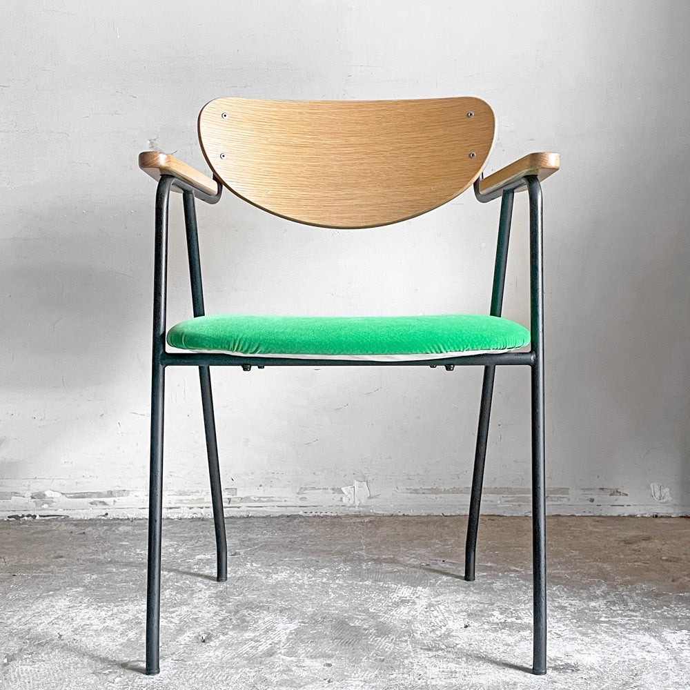 イデー IDEE ジャンゴ DJANGO ARM CHAIR アームチェア ダイニングチェア ファブリック座面 オーク材 スチールフレーム ■