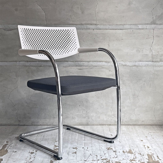 ヴィトラ vitra ビザビ2 Visavis2 アームチェア デスクチェア ホワイト/グレー カンティレバー スタッキング可能 アントニオ・チッテリオ C ♪