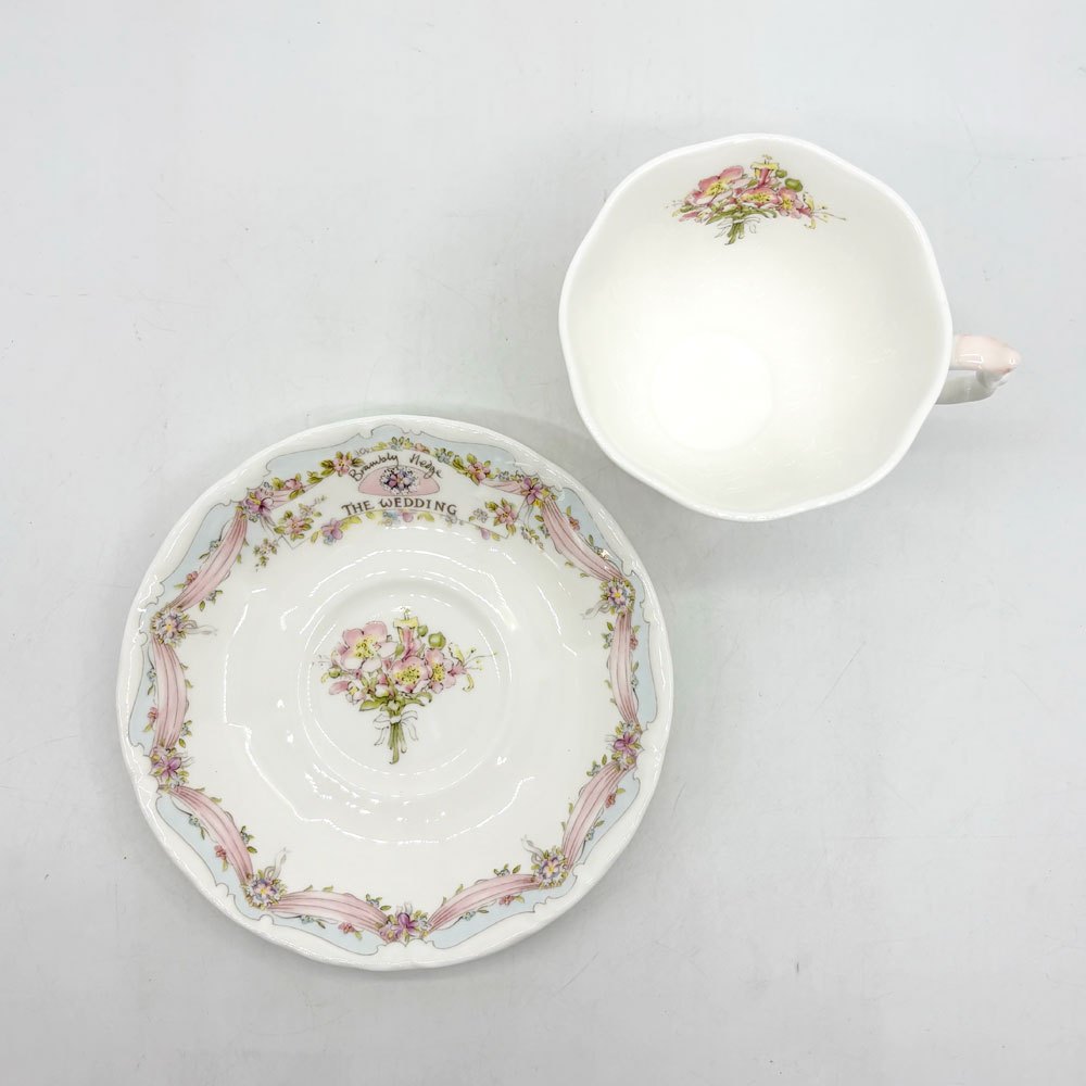 ロイヤルドルトン Royal Doulton ブランブリーヘッジ ウエディング ティーカップ＆ソーサー イギリス 箱付き B ●