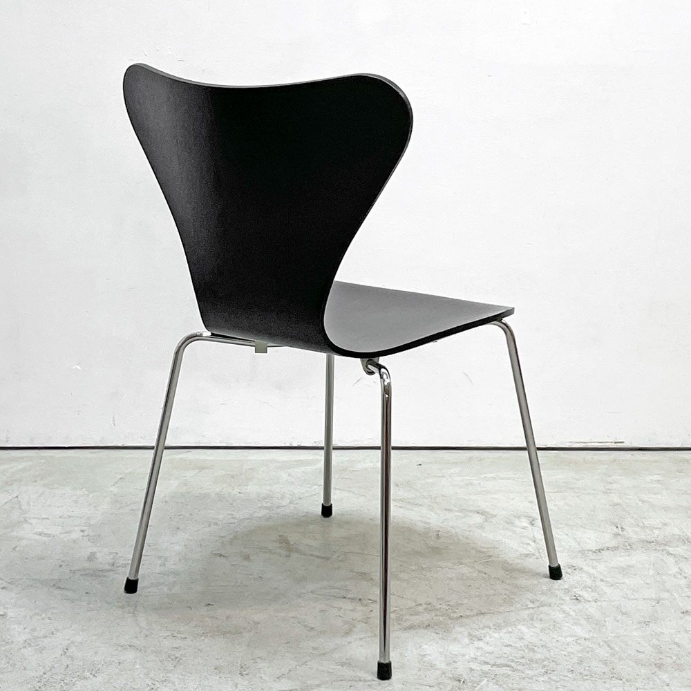 フリッツハンセン Fritz Hansen セブンチェア ダイニングチェア カラードアッシュ ブラック アルネ・ヤコブセン 北欧 デンマーク 定価￥76,780- B ●