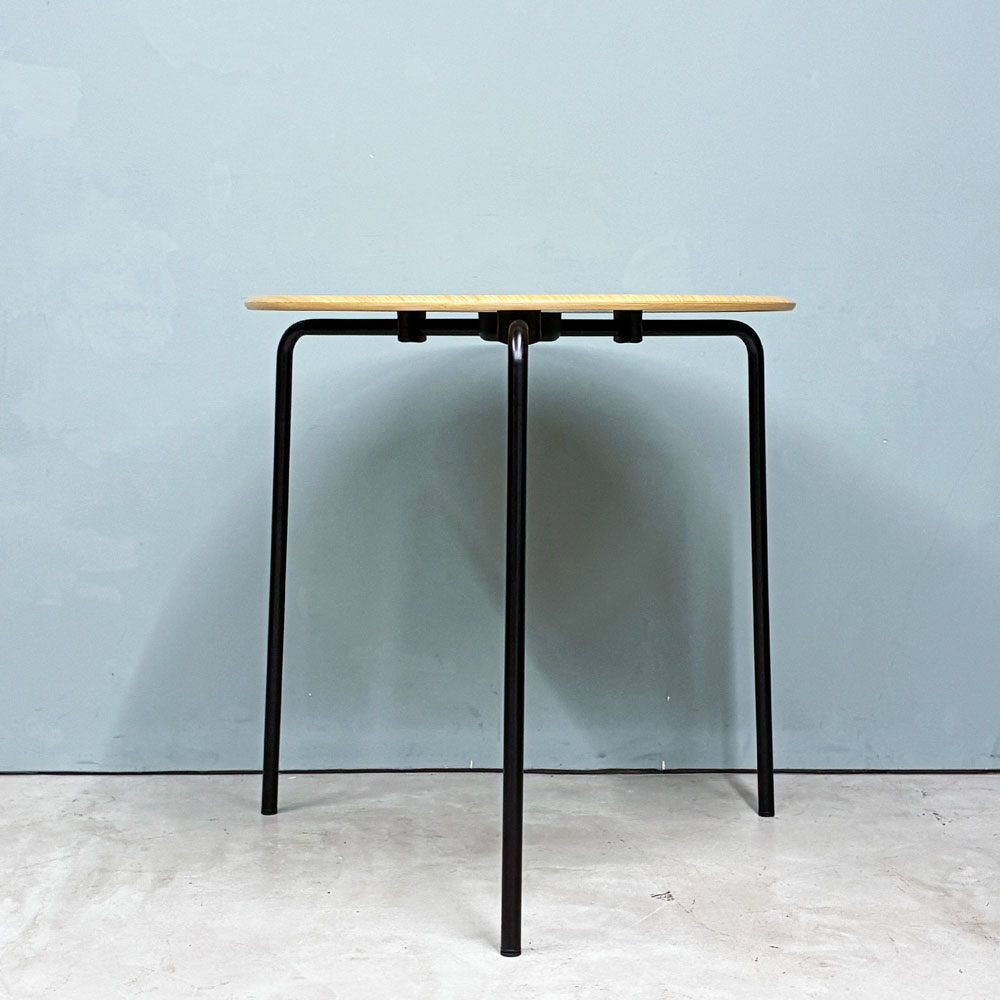 エンゲルブレヒト Engelbrechts ケヴィ KEVI 2010 ダイニングテーブル オーク材 プライウッド カフェテーブル 70cm 3本脚 ヨルゲン・ラスムッセン デンマーク 未使用品 A ◎