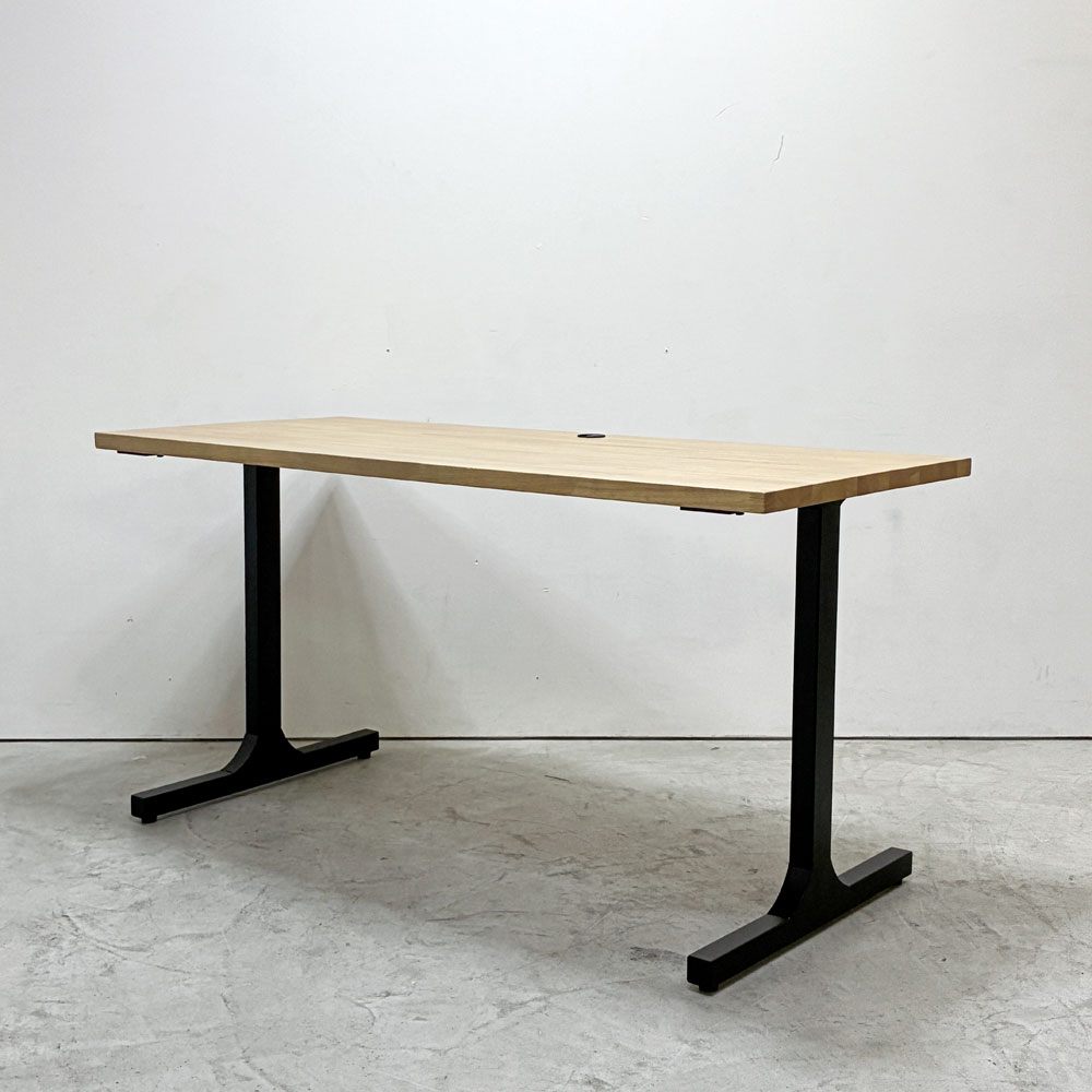 かなでもの KANADEMONO ザ・テーブル THE TABLE デスク W140xD62cm ラバーウッド Iライン脚 配線孔付き ナチュラル ブラック ●