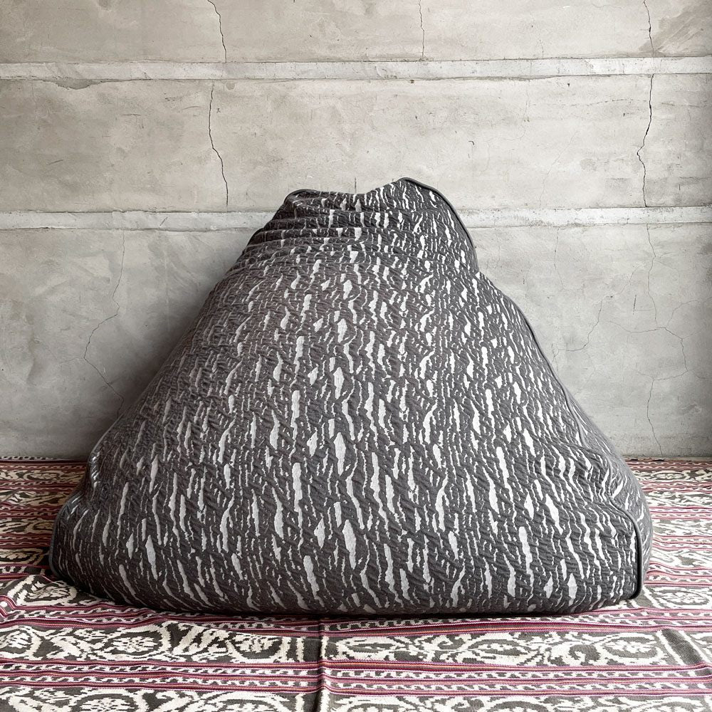 ヨギボー Yogibo ラックスラウンジャー Luxe Lounger ビーズクッション ソファ ダークグレー Dark Gray 定価￥28,600- ♪