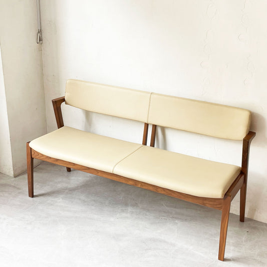 富士ファニチア FUJI FURNITURE コティ Koti 背付2人掛けベンチ W140cm ウォールナット材 レザー 北欧デザイン 参考価格￥180.400- ★