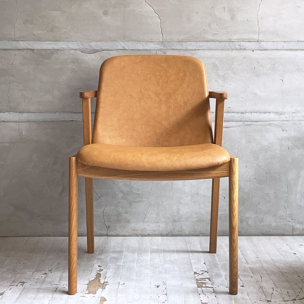 シキファニチア SIKI FURNITURE ラクS RAKU S セミアームチェア ダイニングチェア レッドオーク無垢材 バロンBA-01 合成皮革 ♪