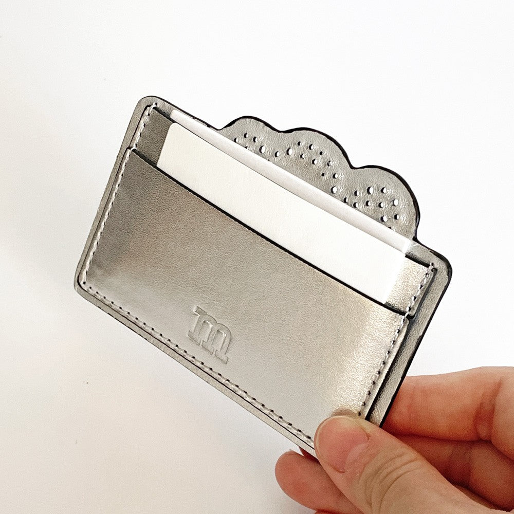 マリメッコ marimekko インプリント カードホルダー ウニッコ Imprint Card Holder Unikko シルバー カードケース ポーチ付き 北欧 ■