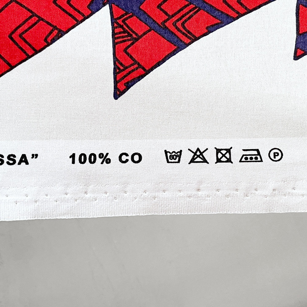 マリメッコ marimekko クーシコッサ Kuusikosssa もみの木 ファブリック 赤 マルチカラー 146×143cm Maija Louekari フィンランド 北欧雑貨 ■