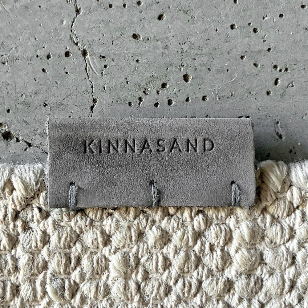 クヴァドラ Kvadrat キナサン Kinnasand アラム Aram2 ウールラグ 255×200cm オフホワイト系 平織り デンマーク 〓