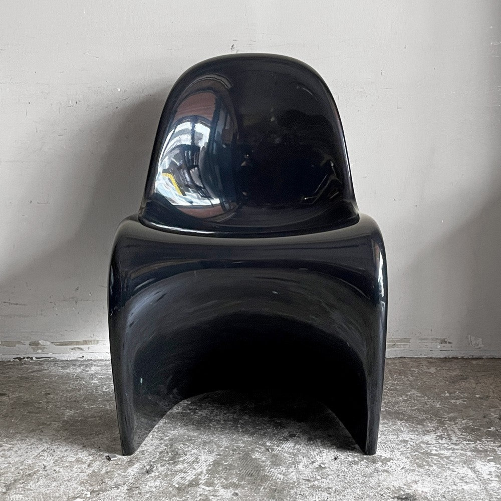 ヴィトラ vitra パントンチェア クラシック FRP製 グロスラッカー仕上げ ブラック ヴェルナー・パントン Verner Panton スペースエイジ ミッドセンチュリー 名作家具 定価￥257,400-■