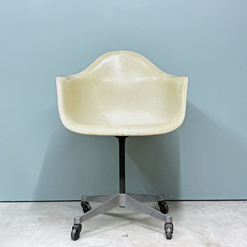 ハーマンミラー HermanMiller アームシェルチェア パーチメント ビンテージ コントラクトキャスターベース 回転式 C&R. イームズ ミッドセンチュリー ◎