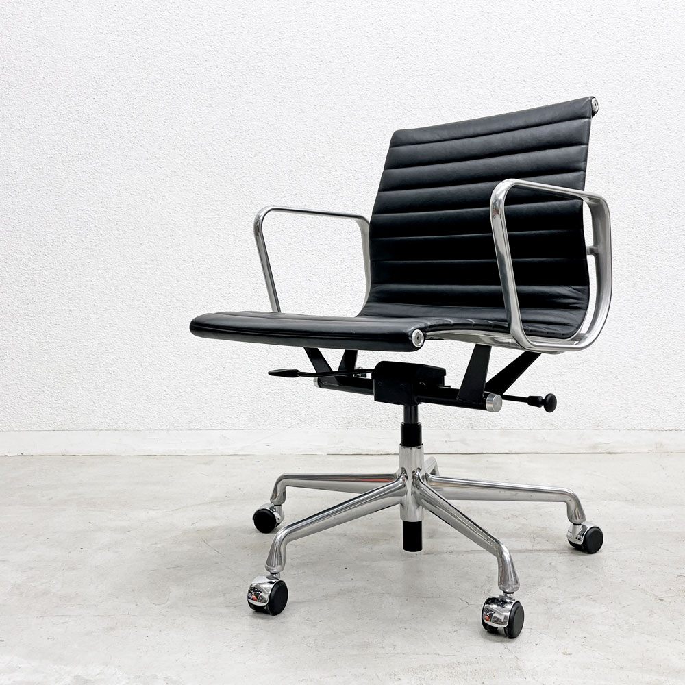 ハーマンミラー Herman Miller イームズアルミナムグループチェア マネージメントチェア アルミバフベース ガス圧昇降仕様 5本脚キャスタータイプ 本革 イームズ A 〓