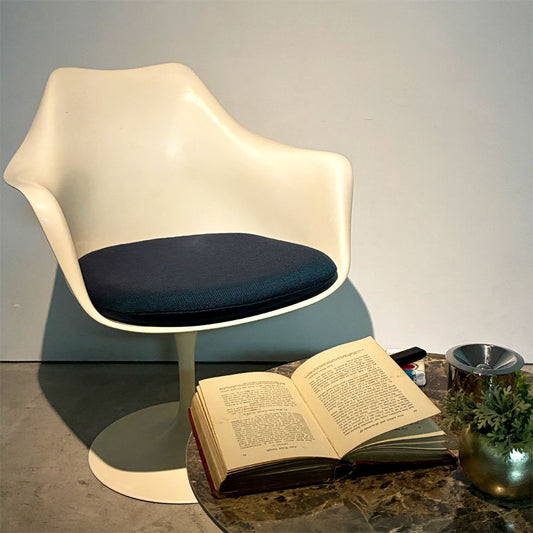 ノル ノール Knoll サーリネンコレクション チューリップチェア アームチェア ダイニングチェア ビンテージ ホワイト 座面クッション交換済み エーロ・サーリネン 参考定価￥520,300- ●