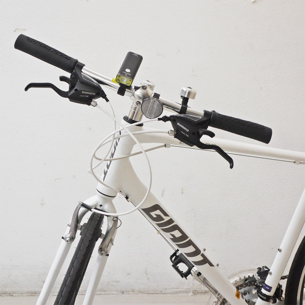 ジャイアント GIANT クロスバイク ESCAPE R3 ホワイト size M 3×8 24段変速 自転車 2021年製 ●