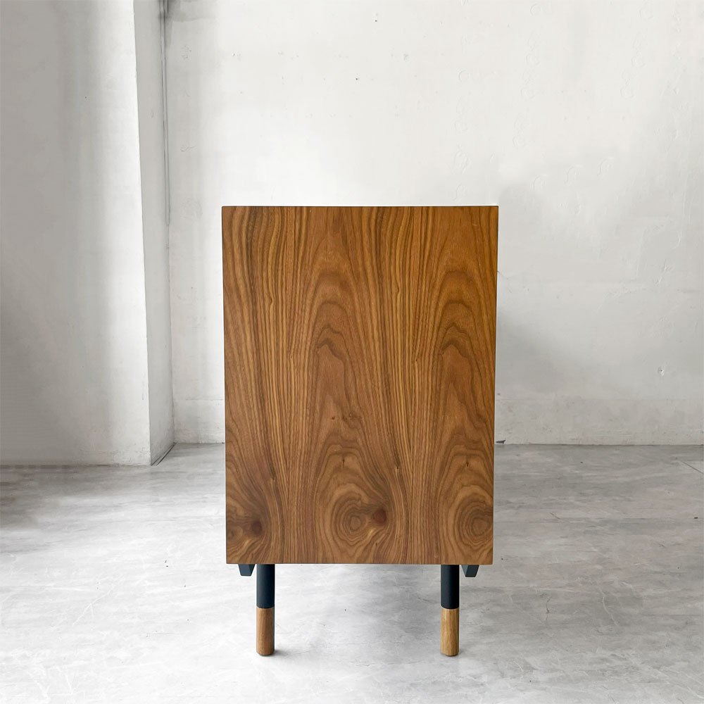 フィン・ユール Finn Juhl サイドボード SIDEBOARD WITH TRAY UNIT キャビネット リプロダクト品 ウォールナット 北欧 ミッドセンチュリー ★