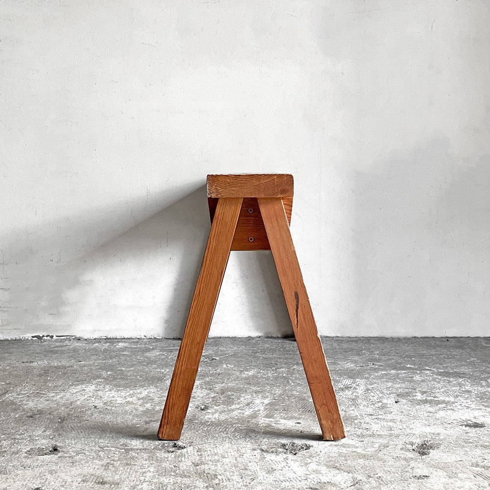 石巻工房 Ishinomaki Laboratory 工房 ベンチ KOBO BENCH 花台 プランタースタンド 屋久島地杉 芦沢啓治 H42.5cm ■