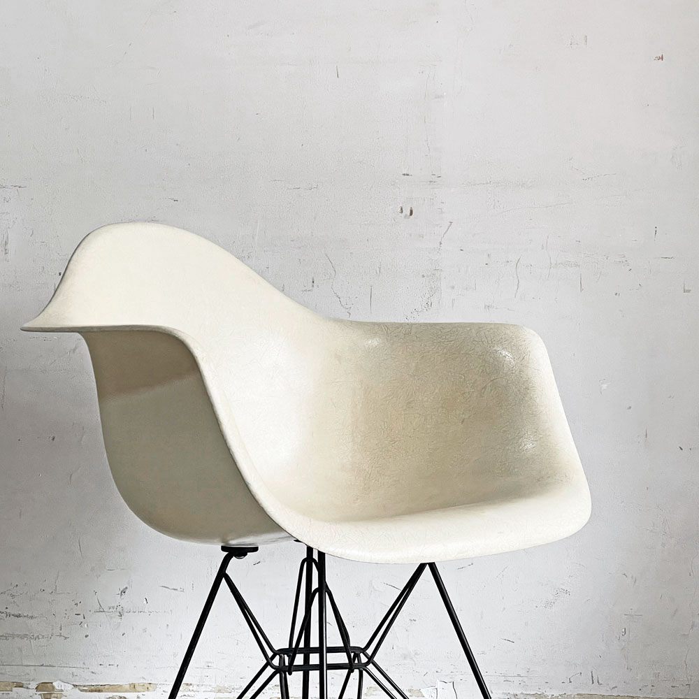 ハーマンミラー Herman Miller アームシェルチェア セカンド 2nd FRP パーチメント すっぴんモデル エッフェルベース イームズ ミッドセンチュリー ■